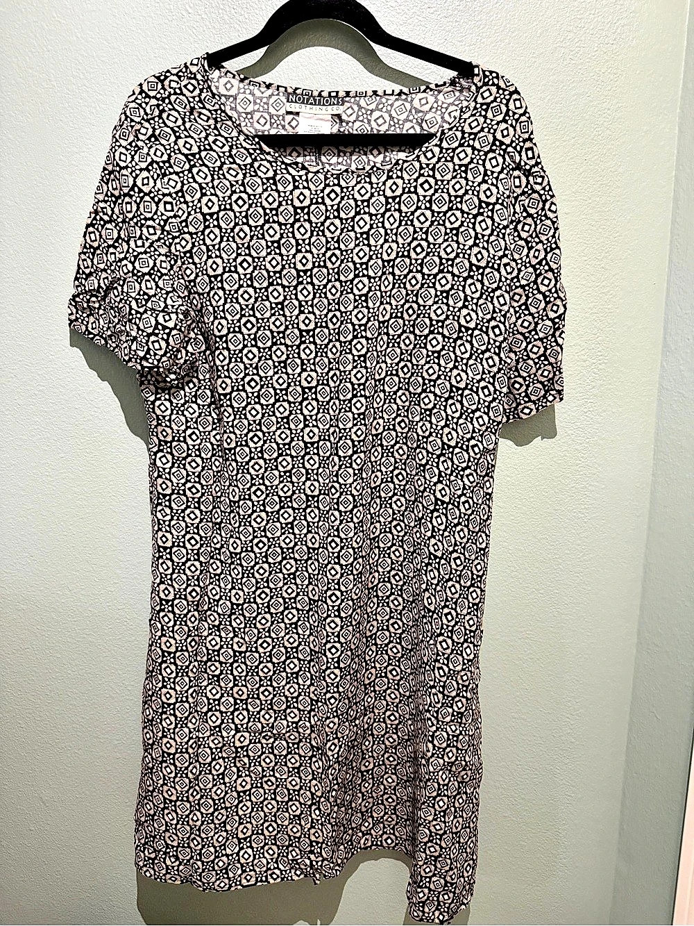 Notations Clothing Co. Style 11040. Geometric Mini Dress in Black & Tan Size XL